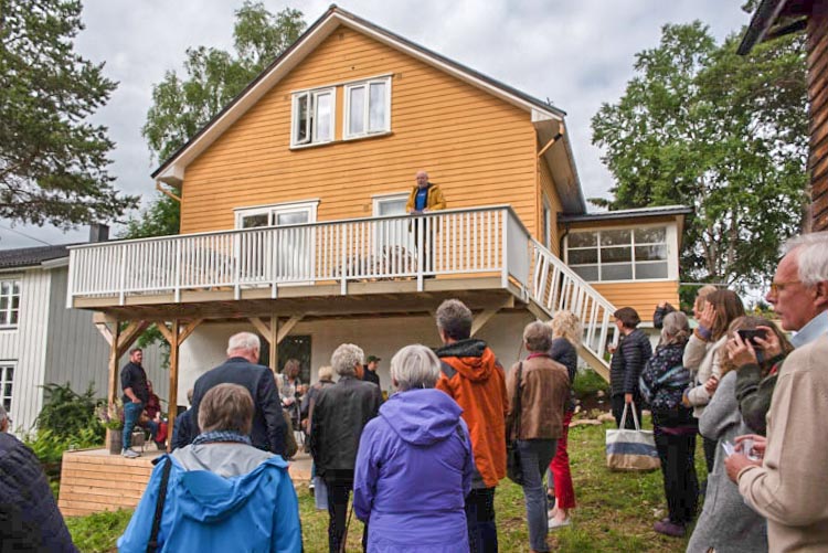 Lars Elton åpner sommerutstillingen 2020. Foto: Thorbjørn Liell